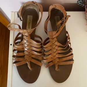 Steve Madden || leather gladiator sandals